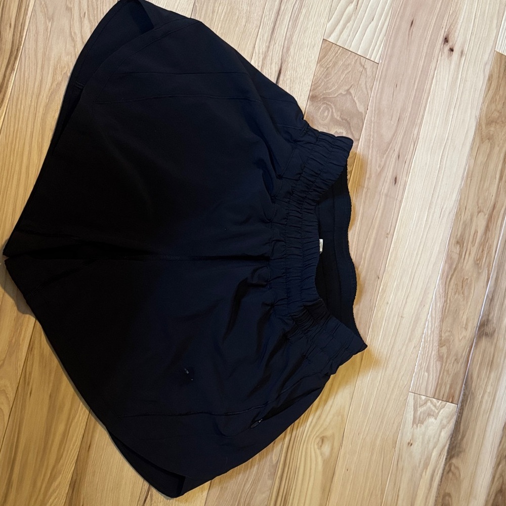 Lululemon black track that shorts